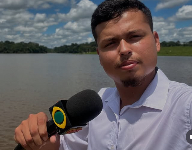 Na UTI, repórter Otávio Damasceno apresenta melhora e já consegue falar e se mexer após grave acidente