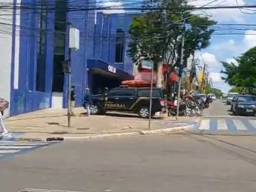 Tentativa de assalto à Caixa Econômica causa alvoroço no Centro de Rio Branco e Polícia Federal é acionada
