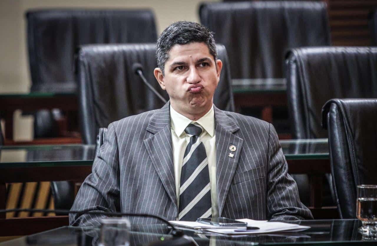 Calegário diz que organização criminosa pode estar manipulando licitações em Capixaba, Acrelândia e Plácido de Castro