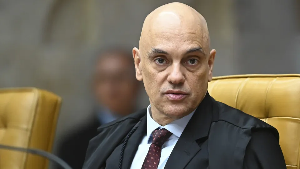 Alexandre de Moraes denuncia organização criminosa e pressões ao STF em julgamento da trama golpista