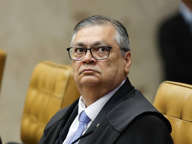 Flávio Dino acompanha Alexandre de Moraes em voto que condena Bolsonaro e aliados no STF