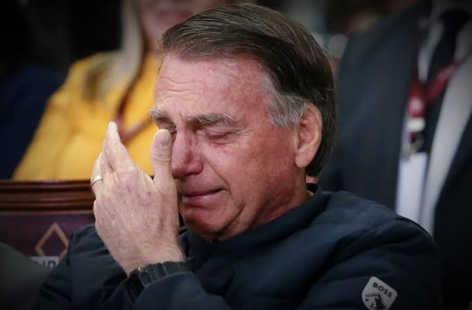 STF estipula 27 anos e 3 meses de cadeia ao ex-presidente Jair Bolsonaro