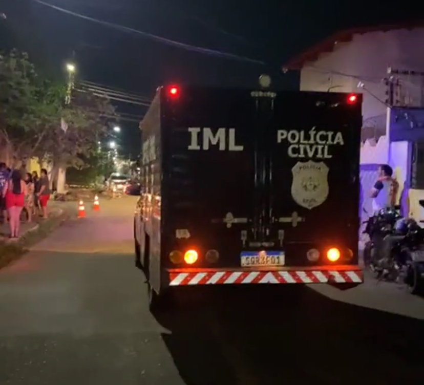 Acidente envolvendo duas motocicletas deixa um morto e dois feridos, em Rio Branco