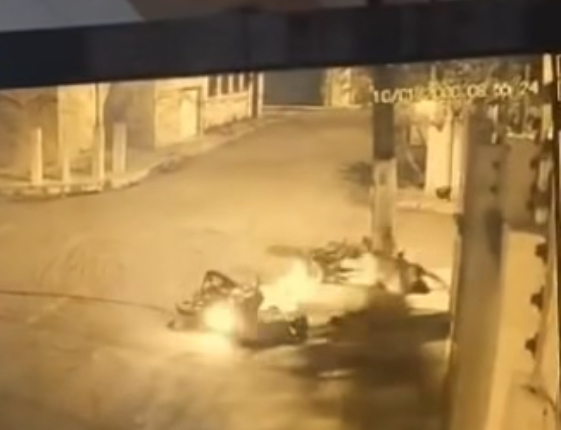 Acidente que matou motoboy de 42 anos em Rio Branco foi gravado; veja o impacto