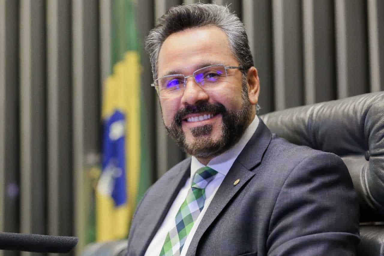 Alan Rick segue liderando disputa pelo Governo do Acre em 2026, aponta Paraná Pesquisas