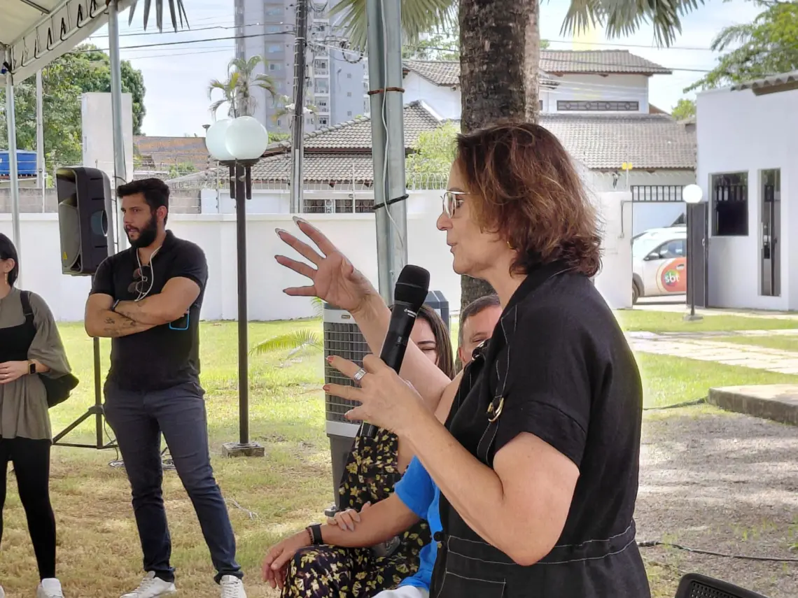 Mesmo com câncer, Damares não muda e chama Lula de ‘governo do inferno’ durante encontro com pastores no Acre