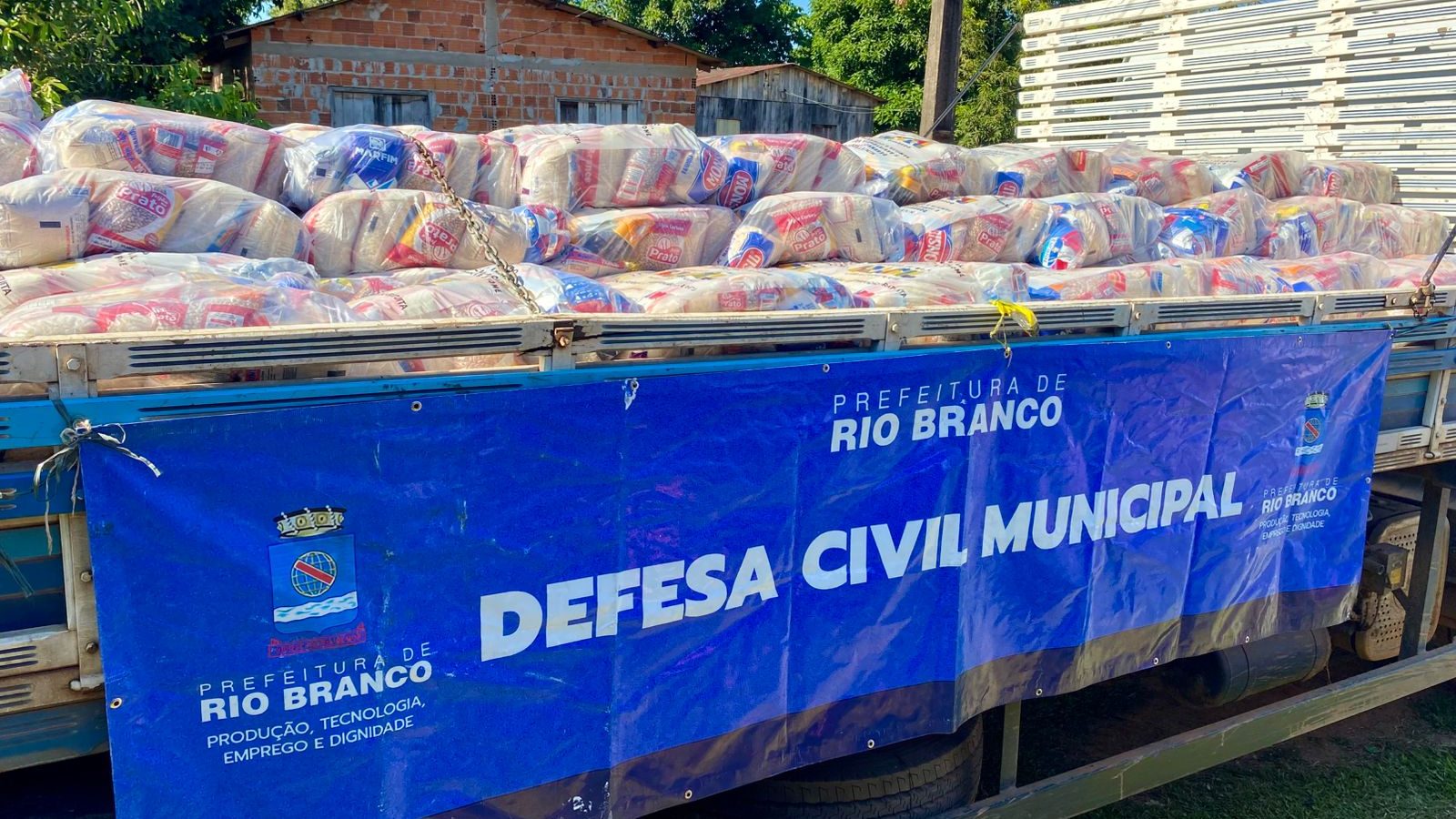 Famílias ‘alagadas’ da Sobral também denunciam exclusão em cadastro para receber sacolão da Prefeitura