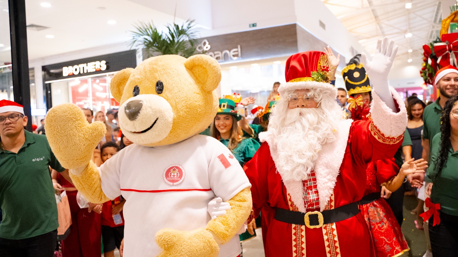 Via Verde Shopping anuncia a temporada de Natal com a chegada do Papai Noel e decoração temática inspirada no universo Shrek