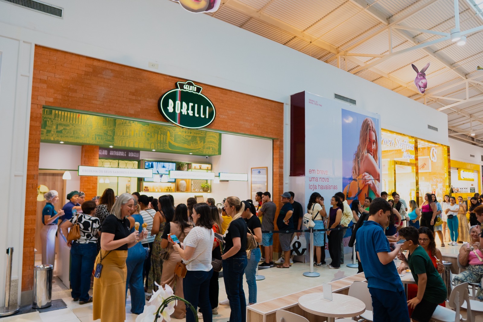 Via Verde Shopping celebra a inauguração da Borelli Gelato Italiano com sabores irresistíveis para o público acreano