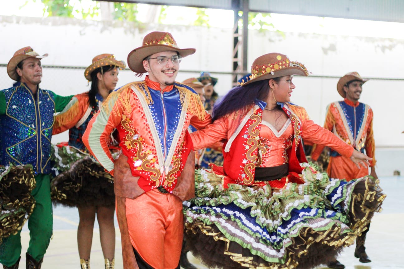 Projeto Pé na Estrada encerra ciclo de apresentações com shows em Vila Campinas e Plácido de Castro nesta sexta-feira