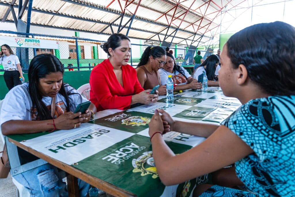 Governo e prefeitura promovem ação social itinerante no bairro São Francisco, em Mâncio Lima