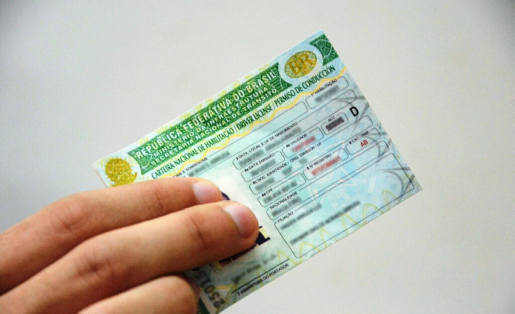 Contran aprova fim da obrigatoriedade de aulas em autoescolas para obtenção da CNH