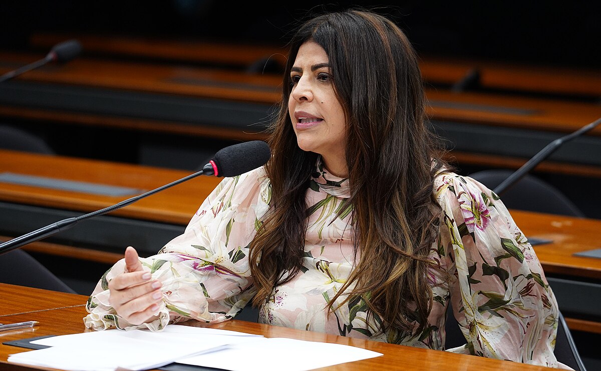 Antônia Lúcia, campeã em emendas para o Acre, garante quase R$ 1 milhão para a saúde de Porto Acre