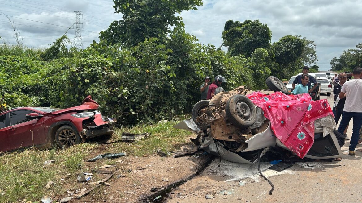 Casal morre e duas pessoas ficam feridas em grave acidente na BR-364, entre Rio Branco e Sena Madureira