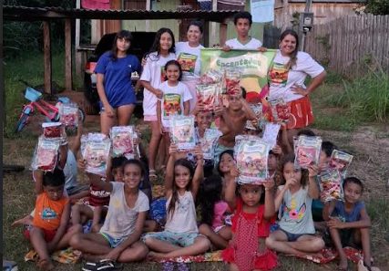“Encantados na Amazônia” já percorre bairros populares e segue com programação gratuita na capital