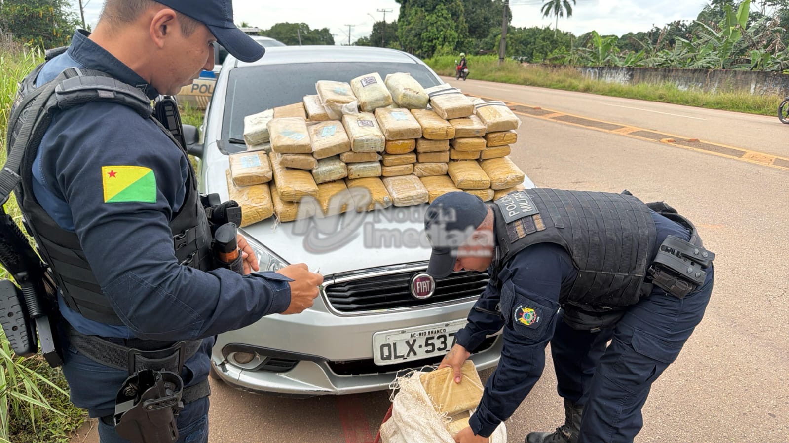 Dupla é presa com quase 90kg de maconha da pura após perseguição policial na AC-40