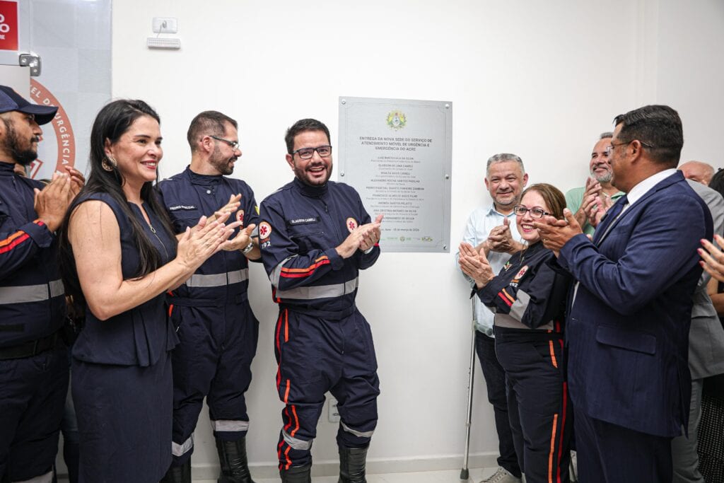 Gladson Camelí entrega nova sede do Samu e anuncia reforço histórico na frota de ambulâncias