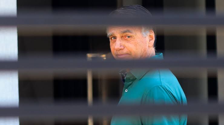 Alexandre de Moraes libera prisão domiciliar temporária de 90 dias para Bolsonaro; veja as regras