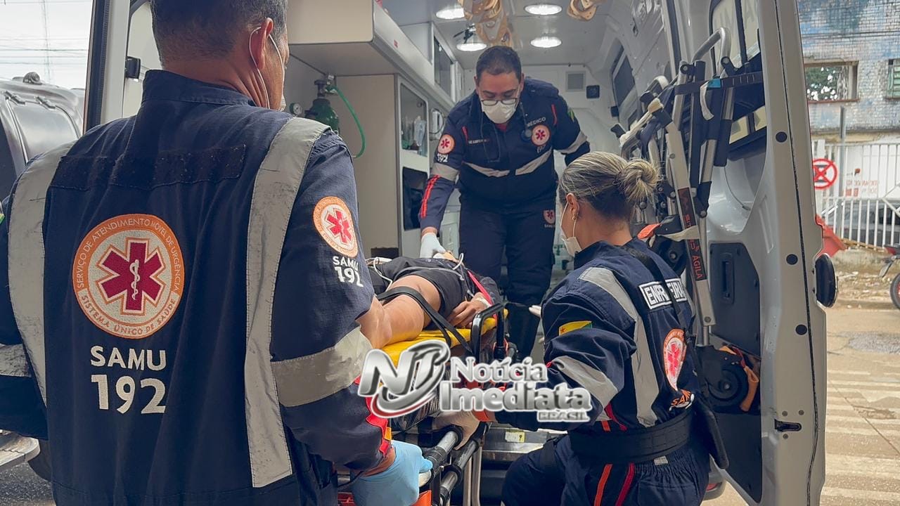 Adolescente fica espatifado após avançar preferencial de bicicleta e ser atingido por carro