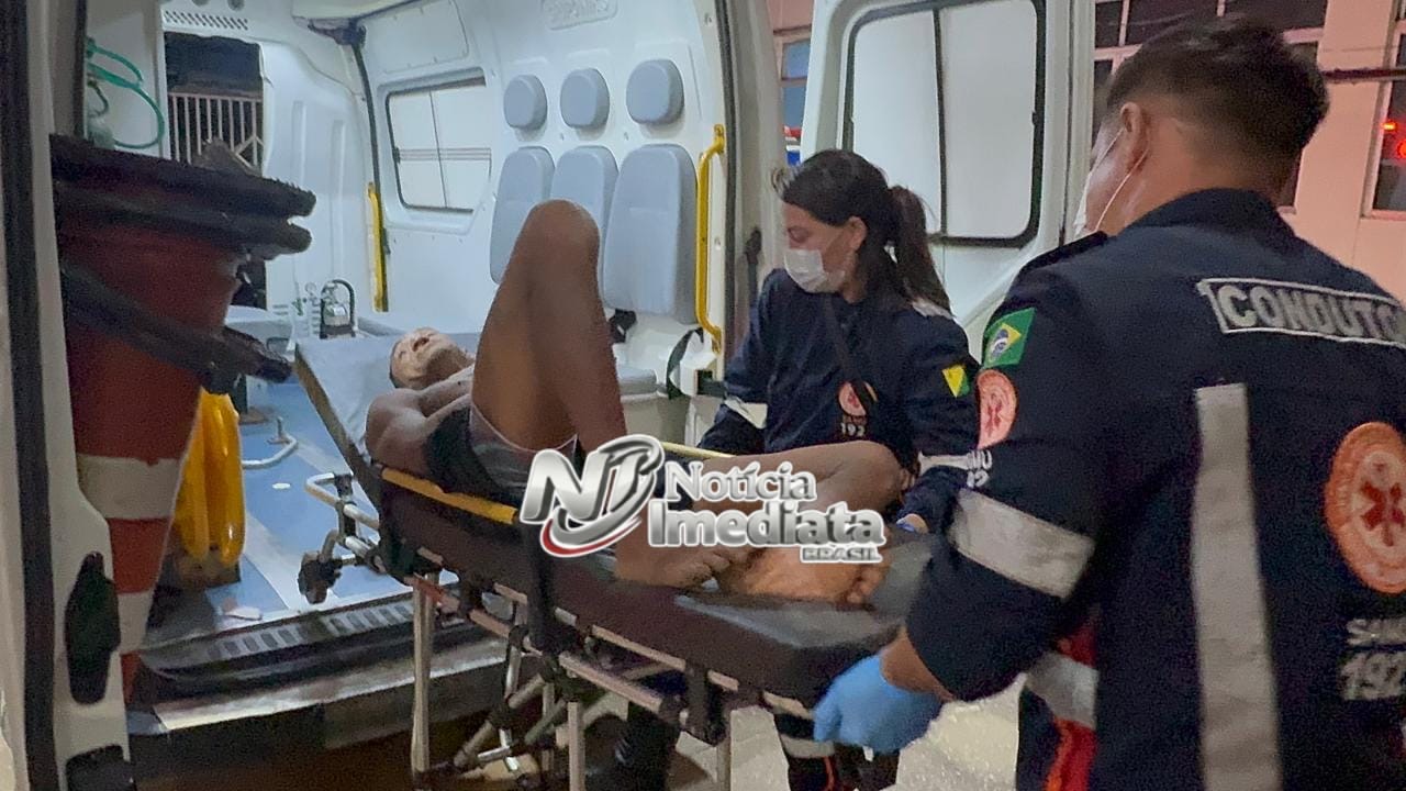 Homem fica brabo durante cachaçada, mete a faca e ripa no amigo que fica todo esfolado e precisa ir ao PS