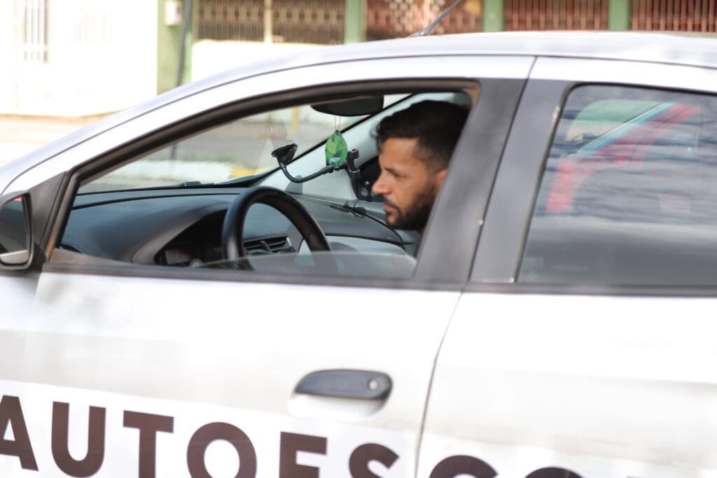 Detran estabelece novos critérios para credenciamento de instrutores autônomos e funcionamento de autoescolas
