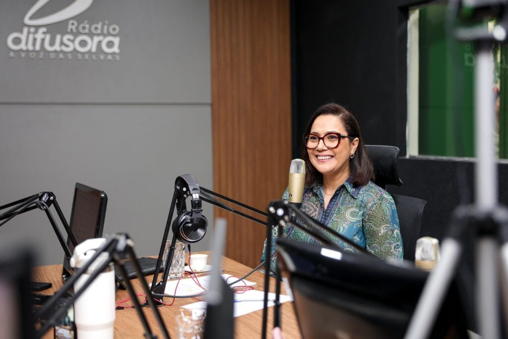 Fala, Governadora estreia nas rádios públicas e amplia comunicação direta com a população do Acre