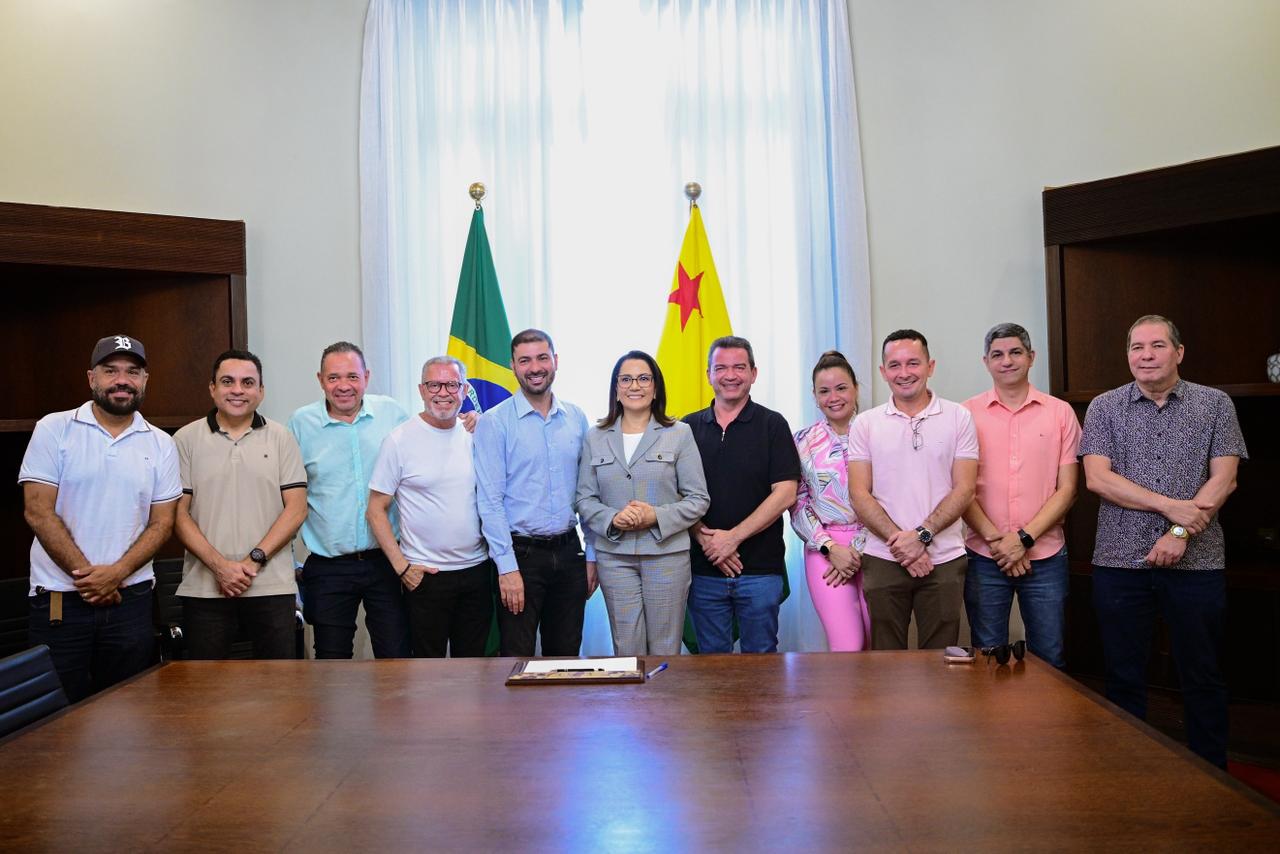 Governadora Mailza Assis se reúne com deputados estaduais para alinhar atuação entre Executivo e Aleac