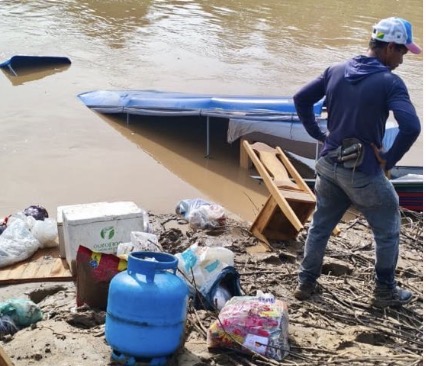 Barco naufraga e criança morre afogada no interior do Acre; corpo ainda não foi encontrado