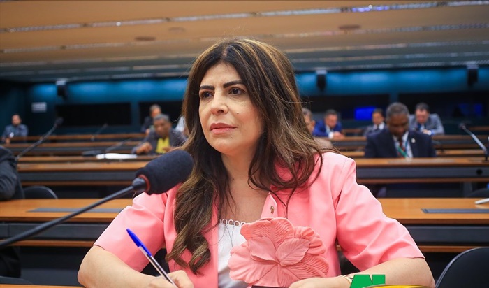 Dona da Boas Novas e odiada pelos crentes, deputada Antônia Lúcia completa dois anos sem dar as caras na Marcha para Jesus
